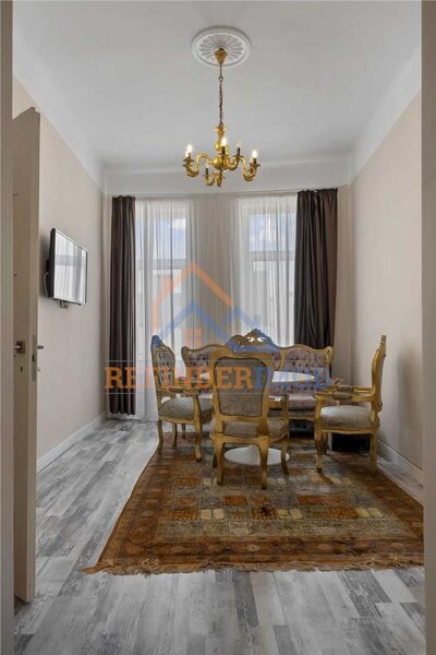 Centrul Vechi, apartament 2 camere semidecomandat.