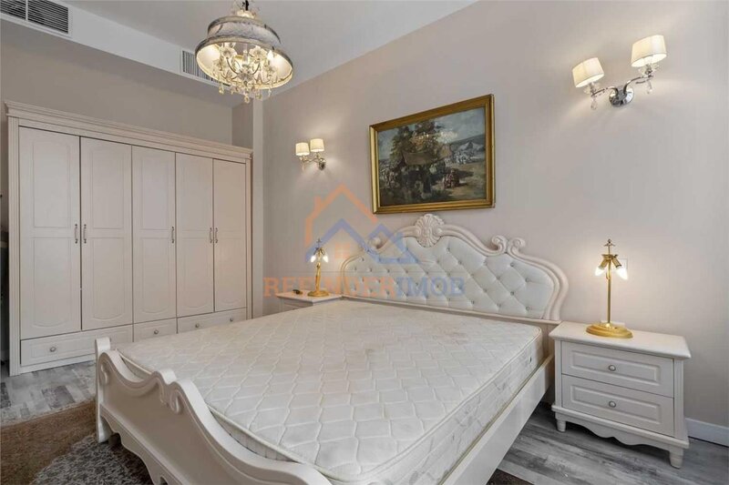 Centrul Vechi, apartament 2 camere semidecomandat.