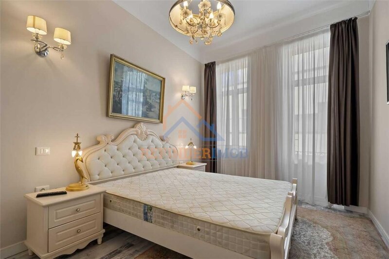 Centrul Vechi, apartament 2 camere semidecomandat.